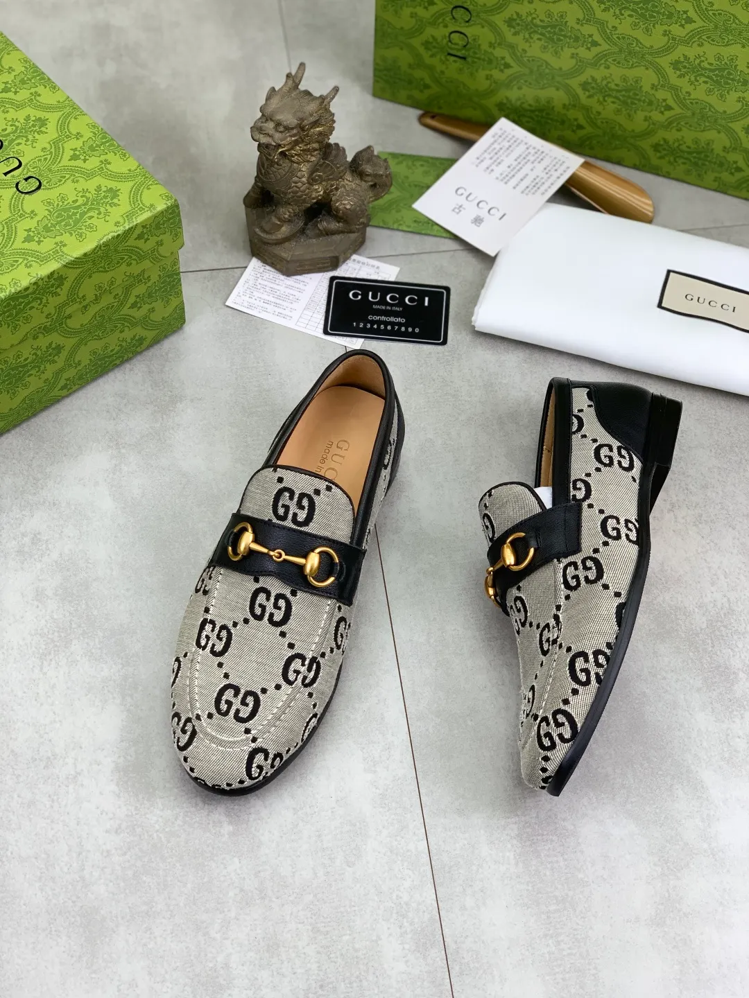 Men's Men's Shoes💰P580💰【New Style】Water-dyed Niuli Gucci's most popular selection of lazy slip-on leather shoes (Gucci) official website latest Gucci lazy leather shoes, hot style 💥 simple and elegant style, exclusive for trendy men. Unique official website latest brand original double G embossing Elements 👑 Original Gucci decoration, fashionable and elegant, fabric original calfskin ✅ fully imported first-layer cowhide lining, official website designated wear-resistant, rubber business outsole, classic model taken at the counter in real life 🎬38-44 black brown optional